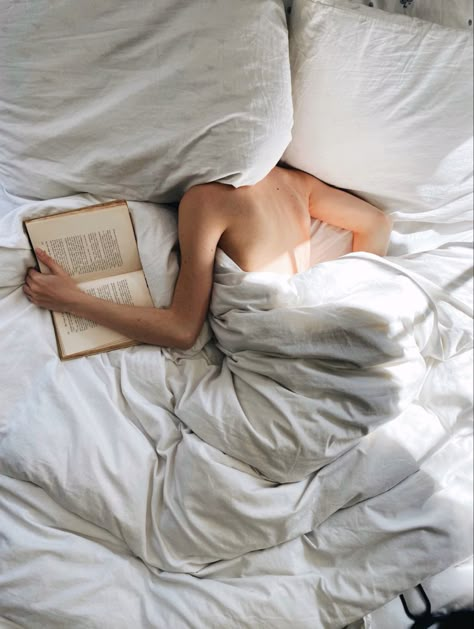 Lingerielook Aesthetic, Bedroom Photography, Bed Photos, Laying In Bed, Best Poses For Pictures, Sleeping In Bed, Reading In Bed, Break Free, Photoshoot Inspiration