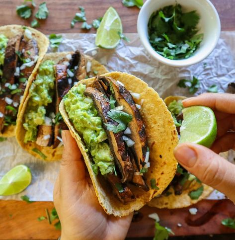 Portobello Mushroom Tacos (Vegan Carne Asada Tacos) Vegan Carne Asada, Portobello Tacos, Vegan Tacos Recipes, Tacos Vegan, Portobello Mushroom Recipes, Vegan Chorizo, Mushroom Tacos, Chorizo And Potato, Carne Asada Tacos