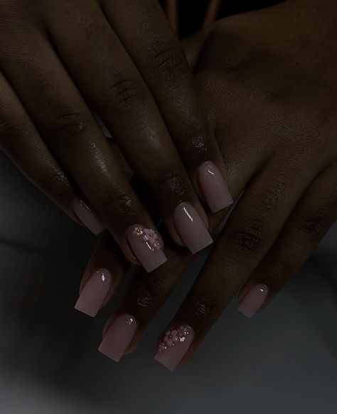 Simple Nails For Office, Acrylic Nail Black Women, Cute Nail Designs For Winter Short, Gel Set Nails Short, Nails With Solid Colors, Short Gel Nails With Gems, Nail Art On Dark Skin Hands, Short Simple Acrylic Nails Classy, Short Nail Gem Designs