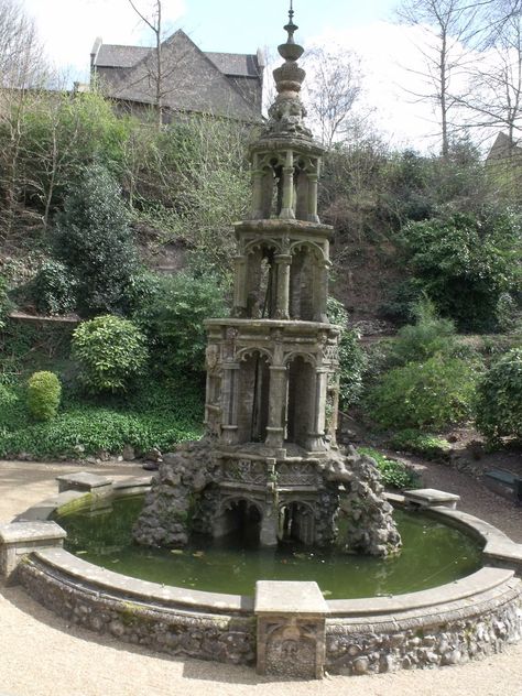 Gothic Water Fountain, Spooky Fountain, Lady Bathory, Gothic Fountain, Gothic Kingdom, Tomb Design, Boho Side Table, Oasis Design, Flower Hydrangea