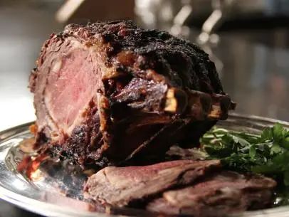 English Rib Roast Recipe | Ina Garten | Food Network Ina Garten Prime Rib, Best Dinner Party Recipes, Holiday Ham Recipes, Thanksgiving Favorites, Prime Rib Roast Recipe, Barefoot Contessa Recipes, Rib Roast Recipe, Standing Rib Roast, Prime Rib Recipe