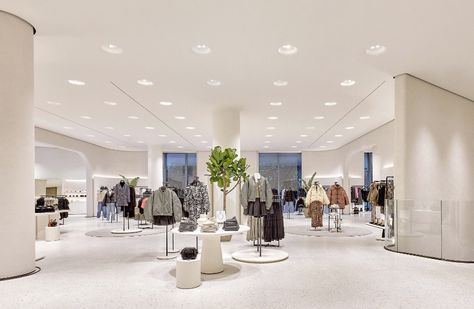 Zara Retail Design, Zara Store Interior Retail Design, Zara Interior Design, Zara Store Design, Zara Interior, Men Interior Design, Store Merchandising, Stores Design, Hair Saloon