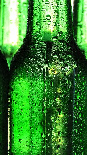 Green Beer Bottles, Green Beer, Drops Patterns, Beer Bottles, Soju Bottle, Colorful Wallpaper, Beer Bottle, Bucket List, Beer