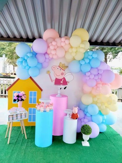 Peps Pig Birthday Decoration, Pepper Pig Balloon Ideas, Peppa Pig Birthday Balloon Arch, Peppa Pig Birthday Theme Decor, Peppa Pig Birthday Decoration Ideas, Peppa Pig Birthday Backdrop, Peppa Pig Balloon Decoration, Peppa Pig Decorations Ideas, Candy Bar Peppa Pig Ideas