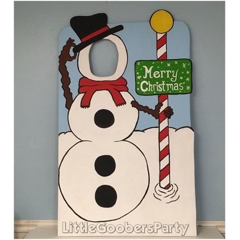 Board Snowman, Snowman Cutout, Snowman Photo, Christmas Photo Booth Props, Winter Party Themes, Snowman Photos, Christmas Cutouts, Christmas Photo Props, Christmas Photo Booth