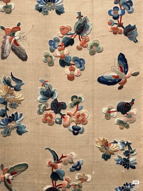 Vietnam Art, Chinese Pattern, Chinese Embroidery, Chinese Silk, Japanese Embroidery, Pattern Library, Embroidered Fabric, Vintage Japan, Silk Embroidery