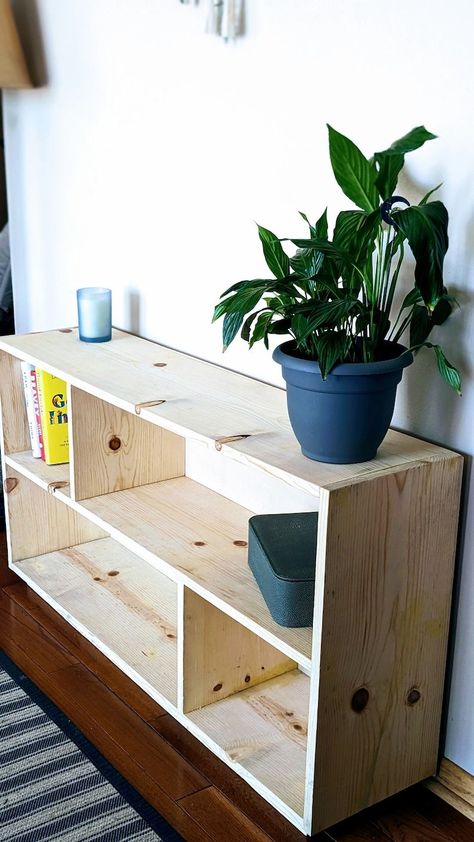 Bookshelf Behind Sofa, Sofa Bookshelf, Horizontal Bookshelf, Diy Projects Wood, Horizontal Bookcase, Wood Working Ideas, Low Bookshelves, Low Bookcase, Small Bookshelf