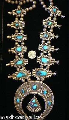 1960's Large Beautiful Navajo Bisbee Turquoise Squash Blossom Necklace. has a total of 18 stones of high grade Bisbee Turquoise. JH (Jimmy Herald). "Jimmy Herald" Rare and unusual piece. squash blossoms above the Naja and then "29". Turquoise Jewelry Antique, Squash Blossom Jewelry, Turquoise Jewelry Necklace, Turquoise Accessories, Vintage Turquoise Jewelry, Native American Jewellery, Turquoise Jewellery, Bisbee Turquoise, Silver Turquoise Jewelry