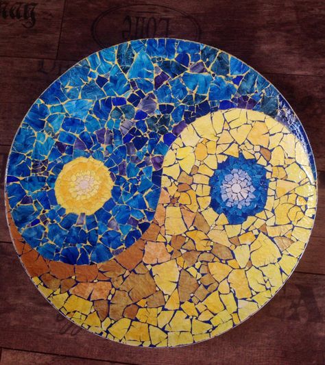 Mosaic Interior, Free Mosaic Patterns, Eggshell Mosaic, Mosaic Tile Table, Landscape Mosaic, Mosaic Furniture, Mosaic Stepping Stones, Mosaic Pots, Mosaic Flower Pots