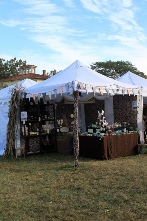 Market Tent, Farmers Market Display, Vendor Booth Display, Craft Fair Booth Display, Craft Show Booths, Country Living Fair, Stand Feria, Festival Booth, Craft Show Booth