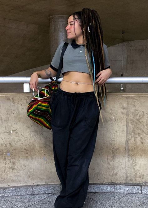 Reggae Outfit, Free Spirit Aesthetic, Reggae Style, Estilo Hippy, Estilo Hippie, Swaggy Outfits, I Love Girls, Just Girl Things, Photo Instagram