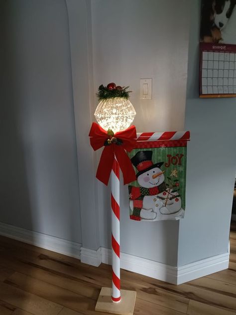 Dollar Tree Fanatics Crafts & Decor | Just finished my light pole | Facebook Christmas Lamp Post, Affordable Christmas Decorations, Christmas Decorations Diy Crafts, Dollar Tree Christmas Decor, Christmas Crafty, Diy Christmas Ornaments Easy, Dollar Tree Christmas, Christmas Themes Decorations, Crafts Decor