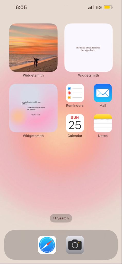 Ios 16 Summer, Ios 16 Home Screen Ideas Colorful, Iphone Homescreen Layout Ideas, Cute Homescreen Layout, Ios Home Screen Ideas Summer, Home Screen Layout Iphone Summer Theme, Colorful Ios 16 Home Screen, Minimalist Iphone Layout, Phone Organization Ideas