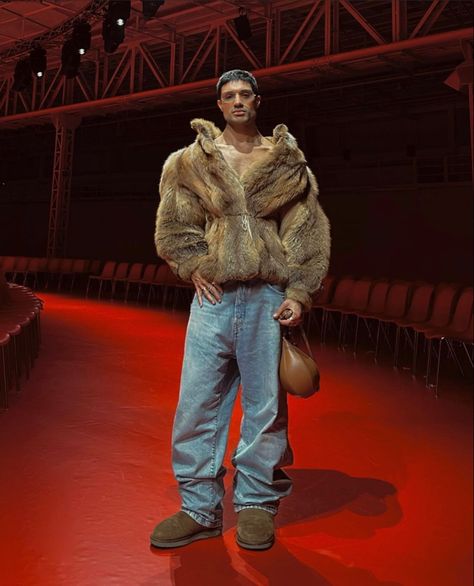 Diesel Runway, Hat Men Outfit, Boys Aesthetic Outfits, Fur Jacket Outfit, Outfit Male, Fur Outfit, Fur Coat Outfit, Mens Fur Coat, Mens Fur