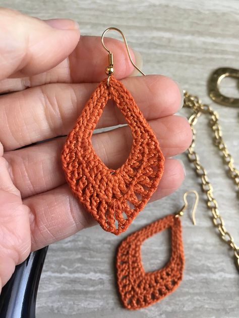 DIY yarn earrings