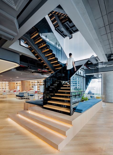 Office Under Stairs, Internal Staircase, Commercial Stairs, Management Office, Mobius Strip, Staircase Design Modern, Stair Design, Stairs Design Interior, Entry Stairs