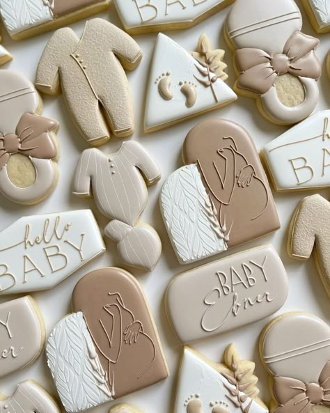 Boho Gender Reveal Ideas, Boho Gender Reveal Party, Baby Shower Cookies Neutral, Baby Shower Biscuits, Boho Gender Reveal, Coffee Baby Shower, Gender Reveal Baby Shower Themes, Idee Babyshower, Baby Shower Theme Decorations