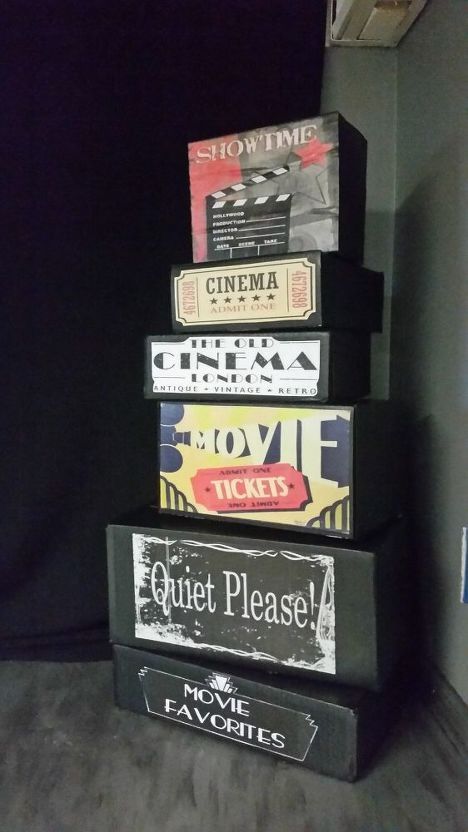 Old Time Movie Theater Decor, Series Decoration Ideas, Diy Movie Room Decor, Movie Themed Decor, Movie Theater Decor Ideas, Movie Decor Ideas, Movie Room Decor Ideas, Movie Reel Decor, Movie Theme Decor