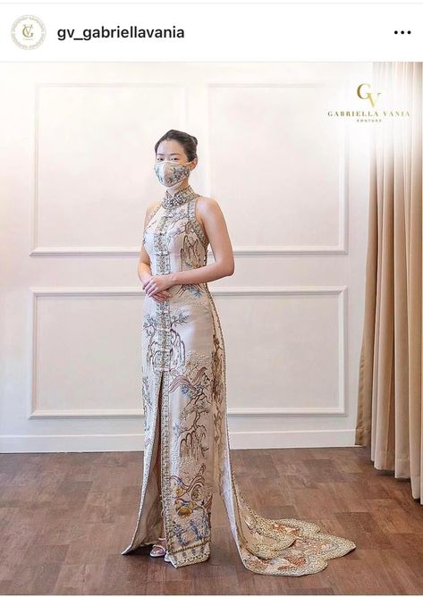 Chinese Wedding Outfits, Chinese Dictionary, Gaun Koktail, Mandarin Ducks, Modern Cheongsam, Chinese Wedding Dress, Chinese Style Dress, Detachable Train, National Dress