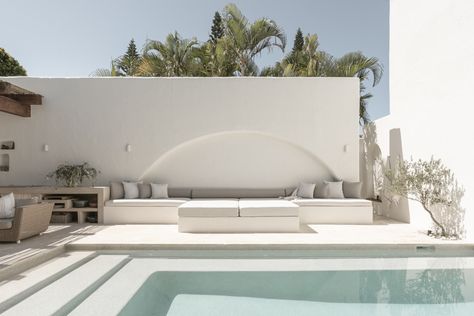 RENOVATION YAROOMBA HOUSE - Mediterranean - Other - by De Vere Design Co. | Houzz AU Mediterranean Pools, Bali Backyard, Mediterranean Inspired Home, Mediterranean Pool, House Mediterranean, Outdoor Pool Area, Villa Pool, Pool Landscape Design, Duplex Design