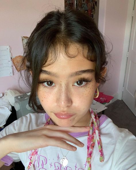 Island Outfit, Angel Face, Vintage Casual, Pretty Makeup, Korean Makeup, Girly Girl, Makeup Inspo, Pretty Pictures, Hair Inspo