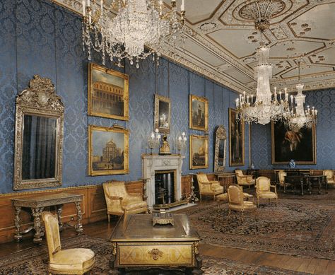 All sizes | Windsor Castle | Flickr - Photo Sharing! Windsor Castle Interior, Inside Windsor Castle, Royal Room, Palace Interior, English Castles, Castle Mansion, Famous Castles, Castles Interior, Royal Castles