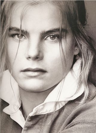 Mariel Hemingway Divine Woman, Margaux Hemingway, Mariel Hemingway, Dermot Mulroney, Bette Davis Eyes, Ornella Muti, Black And White People, Celebrity Faces, Photography Portraits