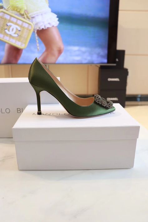 Manolo Blahnik Hangisi, Lady Shoes, Green Shoes, Manolo Blahnik, Pumps, Women Shoes, Heels, Green