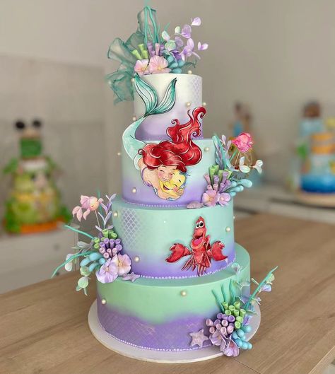 Quanto amor nesse bolo da Ariel! Créditos @doce.arte | Instagram Bolo Ariel, Rapunzel Birthday Cake, Ariel Cake, Disney Princess Birthday Party, Mermaid Birthday Cakes, Ariel Birthday, 4th Birthday Cakes, Cake Recipes Easy Homemade, Disney Princess Birthday