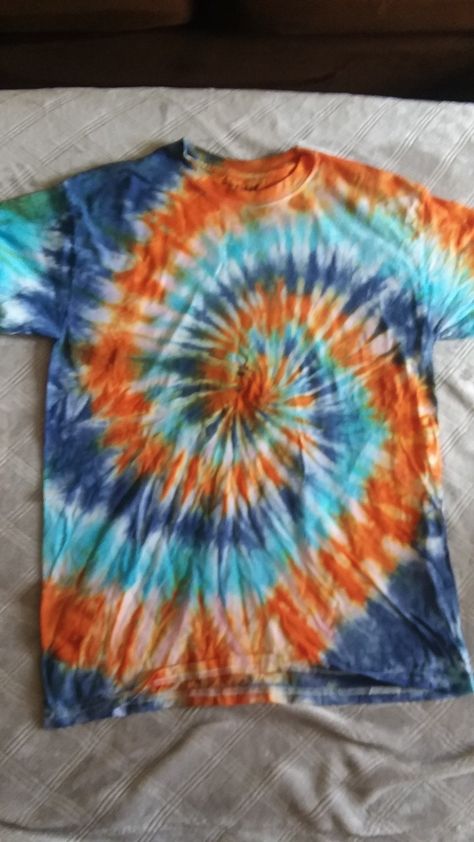 Tie Dye Colour Combinations, Tie Dye Color Combinations Ideas, Tye Dye Color Combinations, Tie Dye Color Combinations, Basketball Fashion, Tie Dye Shirts Patterns, Diy Tie Dye Shirts, Dye Techniques, Diy Tie