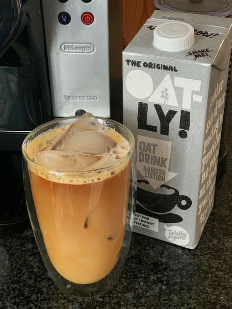 Coffee And Dessert, Dessert Aesthetic, Coffee Obsession, Coffee Pictures, Aesthetic Coffee, But First Coffee, Oat Milk, Coffee Love, Coffee Addict