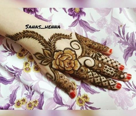 Fingers Mehndi Designs, Mehndi Designs 2022, Fingers Mehndi, Finger Mehendi Designs, Beautiful Dubai, Finger Henna Designs, Legs Mehndi Design, Latest Henna Designs, Rose Mehndi Designs