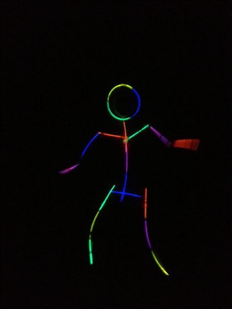 Glow Stick Photoshoot, Glow Stick Games, Rainbow Guides, Easy Birthday Party Games, Easy Games For Kids, Birthday Games For Kids, Birthday Games For Adults, Glow Stick Party, Group Games For Kids