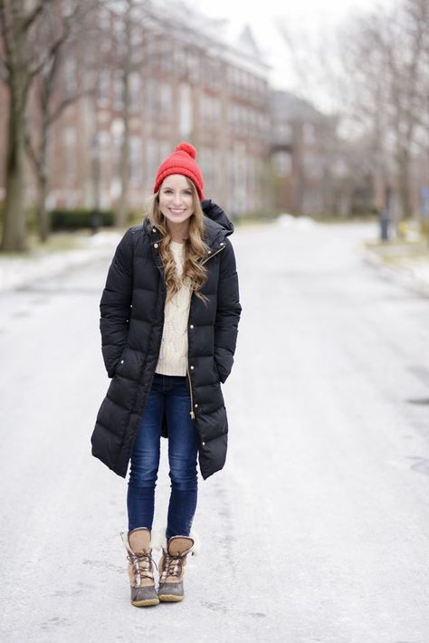 My Winter Uniform // New England Winter Essentials Outdoor Winter Outfits For Women, Canadian Winter Outfits, Jacket Essentials, Womens Winter Jacket, New England Winter, Winter Uniform, Best Winter Jackets, Cold Outfit, Comfortable Winter Outfits