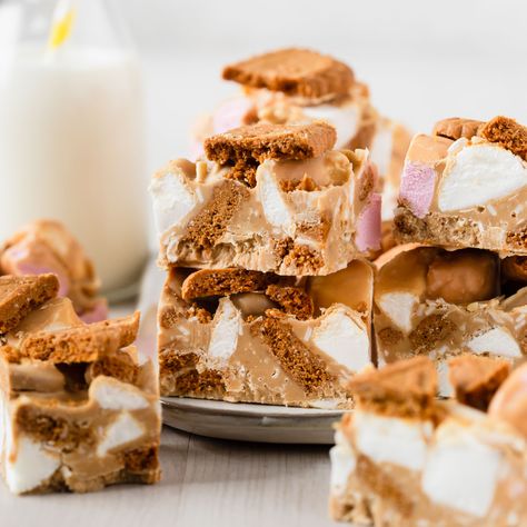 This easy Biscoff Rocky Road is sweet, crunchy, and oh-so-decadent. It's a perfect blend of smooth, creamy, and crunchy made with only 5 ingredients! Easter Rocky Road, Biscoff Rocky Road, No Bake Slices, Chocolate Bark Recipe, Chocolate Slabs, Glace Cherries, Dried Pineapple, Types Of Chocolate, Easter Baking