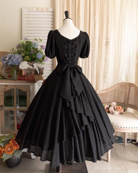 🌟Retro vibes fashion classic Lolita summer dress with slim waist design, 4 colors available. 🛒Price: $92.00 👉Search 'CGFW-118' on devilinspired.com #devilinspired #classicdress #retrodress #lolitacoord #lolitafasion #eglcommunity #elegantdress Vampire Clothes, Gothic Skirts, Classic Lolita, Clothing Design Sketches, Classic Skirts, Pin Up Dresses, Pretty Clothes, Tea Parties, Clothing Design