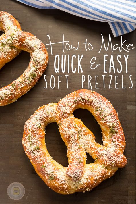 Garlic Parmesan Soft Pretzels + 2 other ways! | Little Spice Jar Easy Pretzels, Parmesan Pretzels, Pretzel Recipe, Soft Pretzel Recipe, Most Pinned Recipes, Homemade Pretzels, Soft Pretzel, Pretzels Recipe, Bar Food