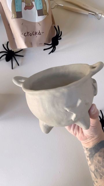 Clay Cauldron, Cauldron Ceramic, Ceramic Cauldron, Candy Cauldron, Halloween Tea Party, Clay Tips, Pottery Kit, Ceramics Ideas, Ceramic Ideas