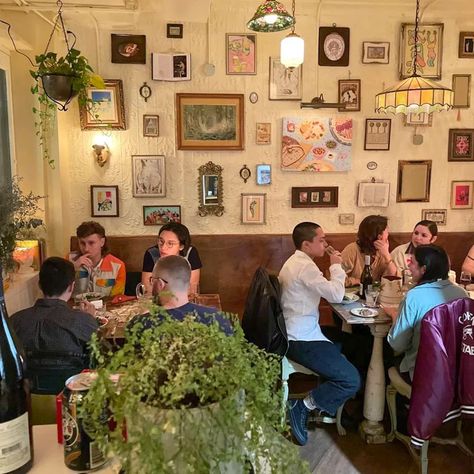 Unique Restaurants In Brooklyn: 12 Quirky And Unusual Places To Eat In Brooklyn Coolest Restaurants, Brooklyn Restaurants, Surf Bar, Dinner Restaurants, Cool Restaurant, Unique Restaurants, Retro Videos, Italian Restaurant, New Job