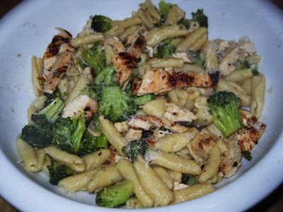 RUE MOUFFETARD: CAVATELLI AND BROCCOLI Low Calorie Chicken Broccoli, Low Calorie Grilled Chicken, Chicken Broccoli Recipes, Cavatelli And Broccoli, Garlic And Oil, Grilled Chicken Breast Recipes, Chicken With Broccoli, Chicken Broccoli Cheese, Low Calorie Chicken