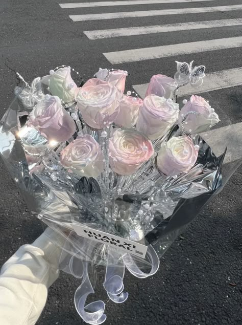 Kuga Yuma, Bouquet Of Pink Roses, Pretty Flowers Pictures, Luxury Flower Bouquets, Bouquet Of Roses, Boquette Flowers, Nothing But Flowers, Flower Therapy, Beautiful Bouquet Of Flowers