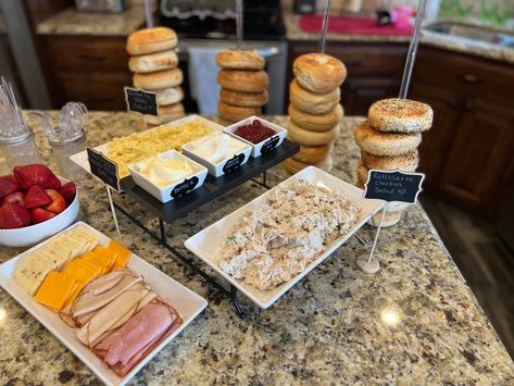 Bagel Bar Ideas Breakfast, Bridal Shower Bagel Bar, Mini Bagel Bar, Bagel Bar Brunch Showers, Bagel Brunch Bar, Bagel Display Brunch Ideas, Bagel Bar Ideas, Bagel Bar Brunch, Bagel Board