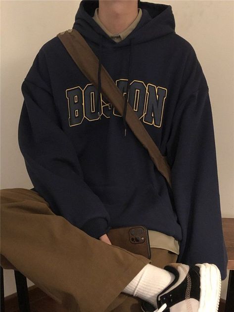 Letter Hoodie, Guys Clothing Styles, Everyday Luxury, Mens Outfit Inspiration, Cool Outfits For Men, Hoodie Outfit, Men Fashion Casual Outfits, Streetwear Men Outfits, 가을 패션