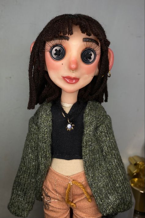 Coraline Dolls Custom, Coraline Custom Doll, Coraline Doll Drawing, Coraline Doll Diy, Diy Coraline Doll, Custom Coraline Doll, Coraline Diy, Caroline Doll, Coraline Dolls