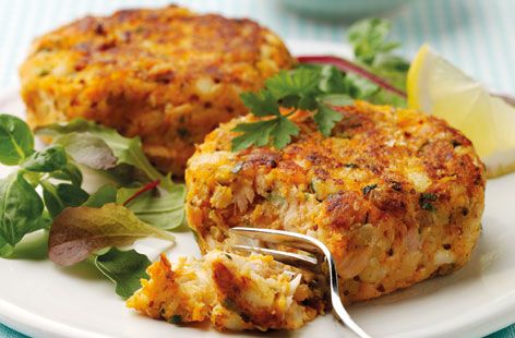 Oaty Salmon & Cod Fishcakes THUMB Gluten Free Salmon Recipes, Fishcakes Recipe, Lemon Fish, Fod Map, Fodmap Food, Fodmap Foods, Ibs Recipes, Fodmap Diet Recipes, Lemon Salmon