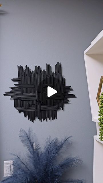 Diy Black Wall Decor, Diy Wall Decor Dollar Tree, Design On The Wall, Diy Straw, Black Wall Decor, Black Spray Paint, Yt Channel, Black Walls, Textured Fabric