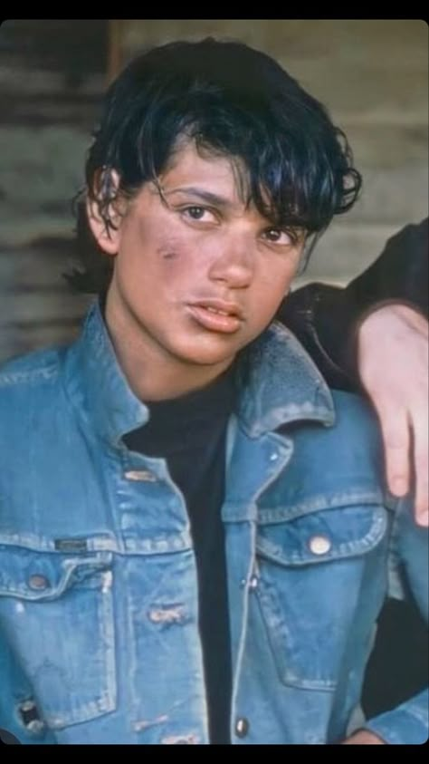 Ralph Macchio Johnny Cade, Ralph Macchio And Tommy Howell, Johnny Outsiders, Ralph Macchio Pictures, Ralph Macchio Funny Pictures, The Outsiders Funny Faces, The Outsiders Johnny, Ralph Macchio The Outsiders, Johnny Cade