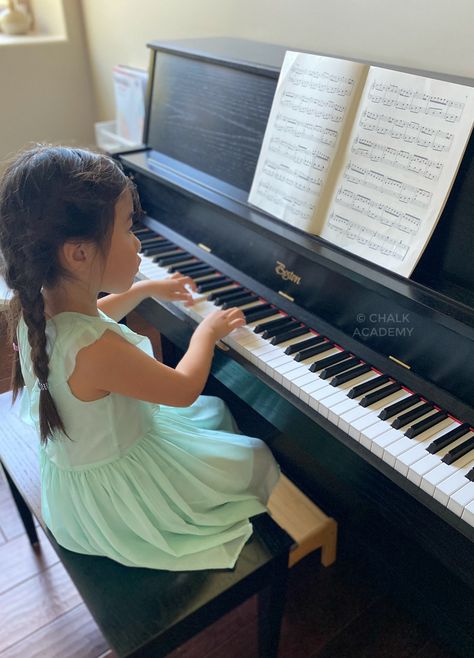 Practicing Piano, Music Theory Piano, Kids Instruments, Kids Piano, Japanese Kids, Music Lessons For Kids, Piano Recital, Kids Singing, Piano Practice