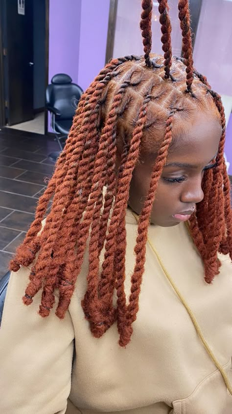 Protective hairstyles Curly Invisible Locs, Orange Invisible Locs, Ginger Hair Black Women Twists, Color 30 Invisible Locs, Invisible Locs Hairstyle Color, Invisible Locs Color, Braided Hairstyles For Black Women Ginger, Copper Invisible Locs, Auburn Invisible Locs