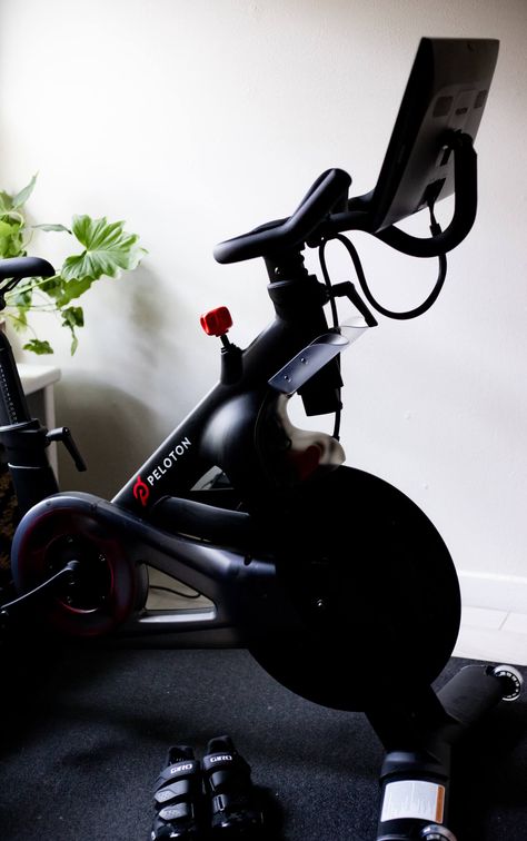 Complete Peloton Bike Review 2020: What You Need To Know + Is it Worth the Money? Peleton Cycle Aesthetic, Peloton Aesthetic, Peleton Cycle, Peleton Bike, Reset Routine, Sunday Reset, Peloton Bike, Gym Kit, Barre Classes